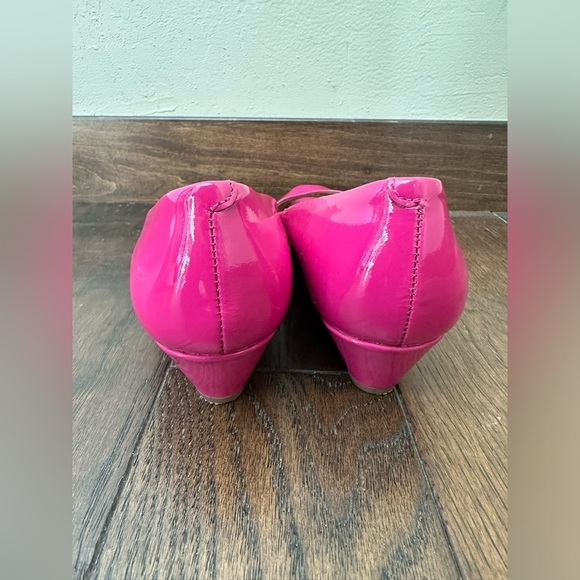 Talbots Fuscia Flamble Patent Leather Peep Toe Heel - size 7 - Picture 4 of 8